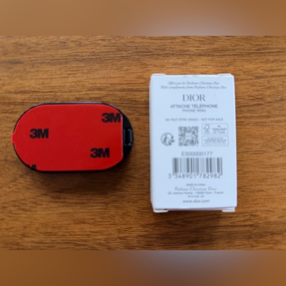 Christian Dior Silver and Black Mirrored Phone Holder. New. Seals intact. GWP - Picture 2 of 10